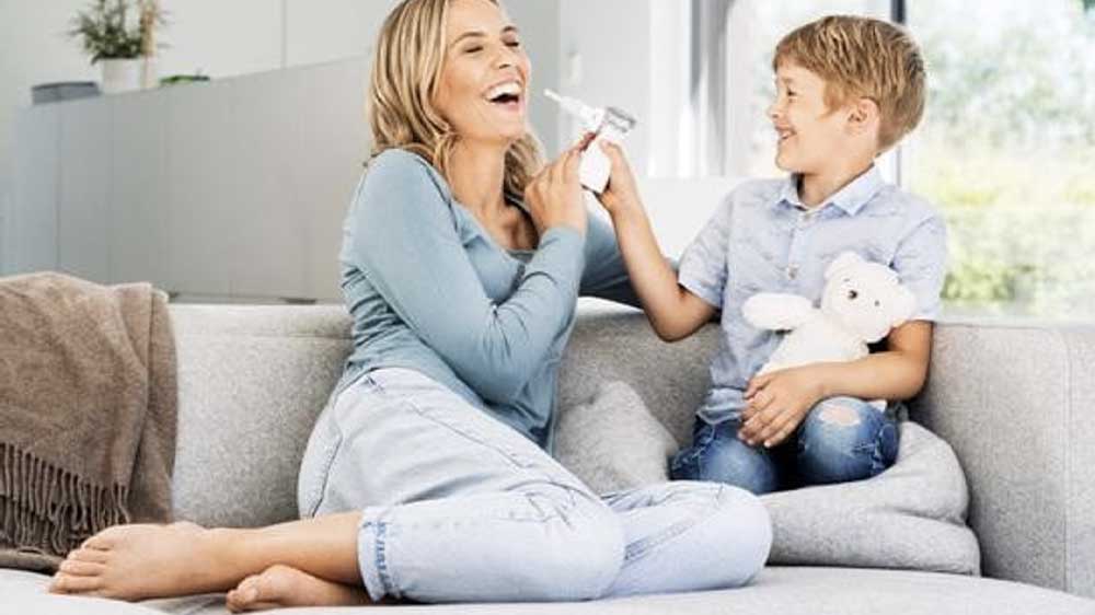 Syn dává mamince ultrazvukový inhalátor Beurer IH 47_03