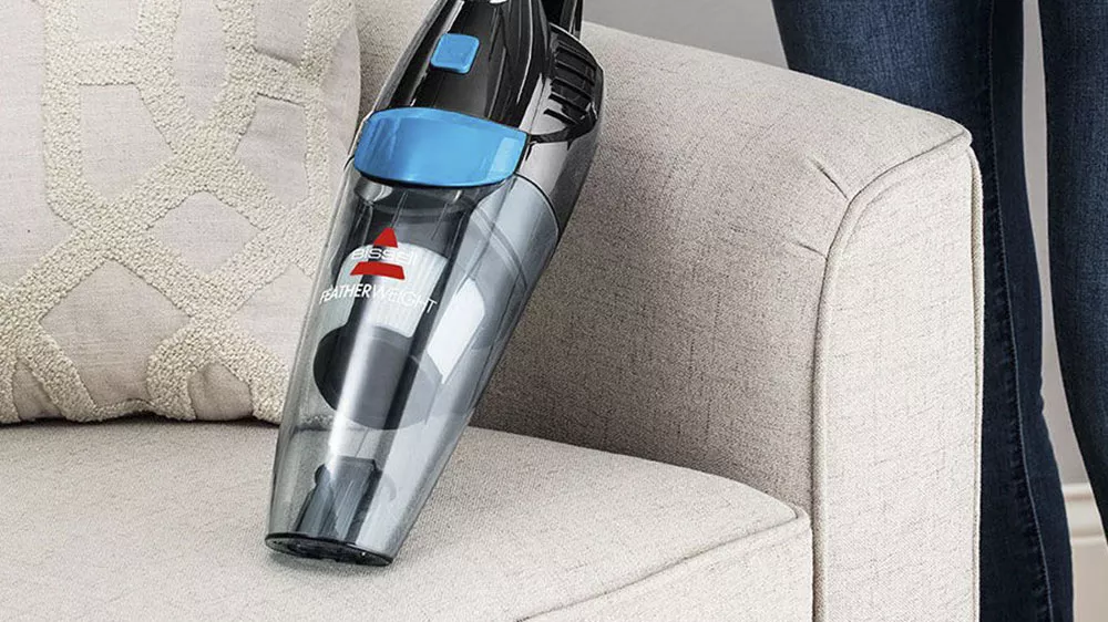 Vysávání čalounění vysavačem Bissell FEATHERWEIGHT PRO ECO 2024N 2v1_02