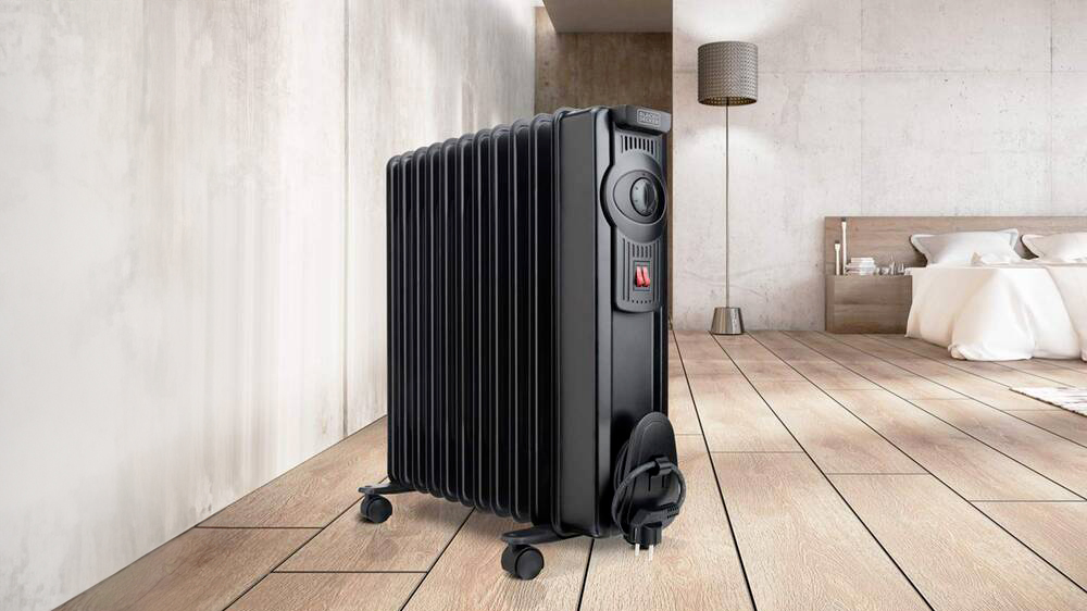 Olejový radiátor Black&Decker BXRA 1500E v místnosti_02