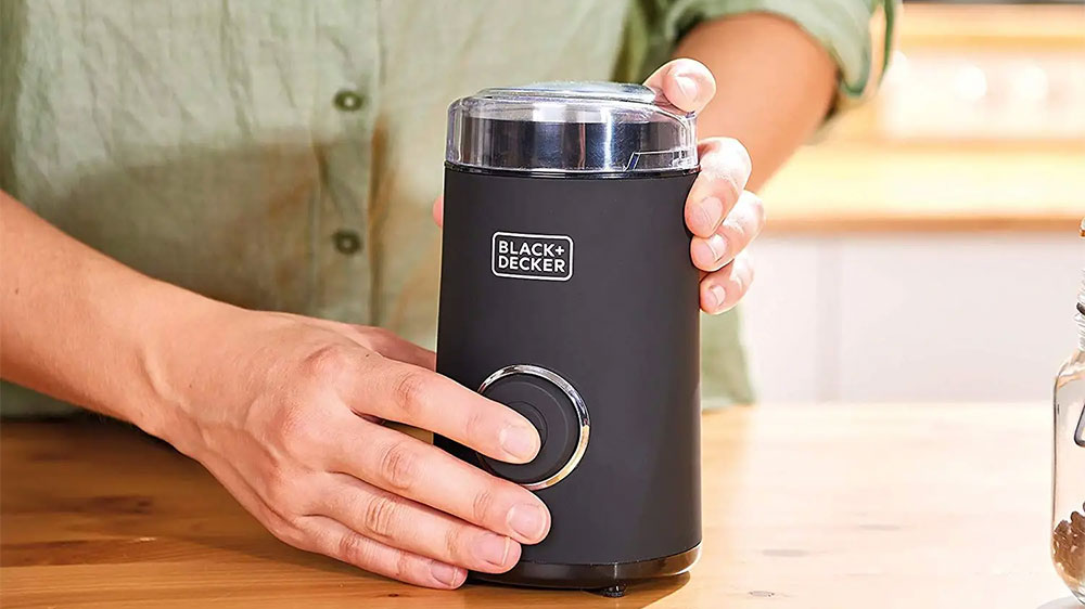 Snadné používání kávomlýnku Black+Decker BXCG150E_02