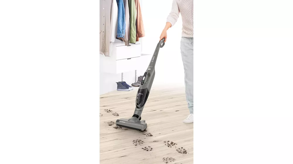 Vysávání vysavačem Bosch BBHF214G_02