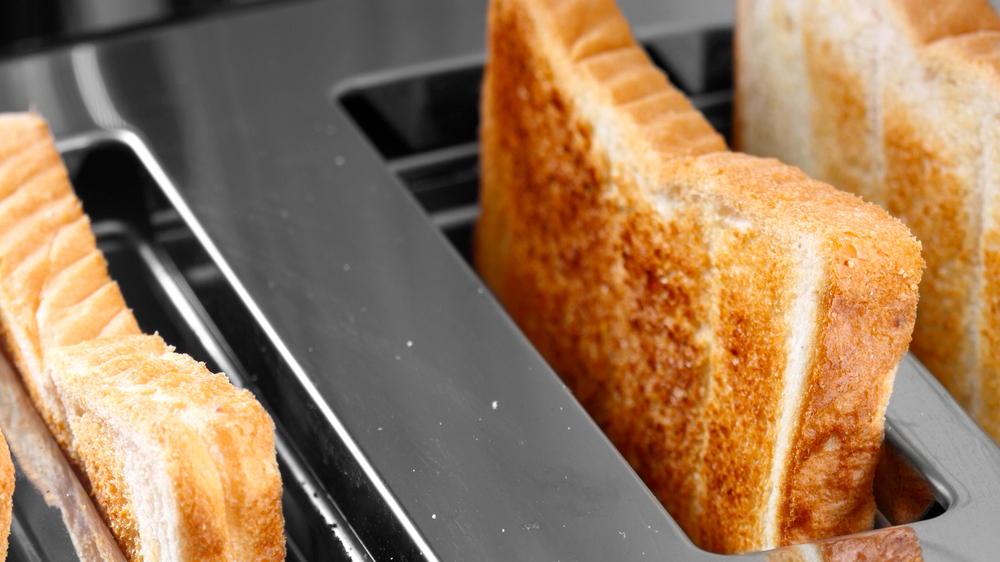 Topinkovač BOSCH TAT7S45 s opečenými toasty_03