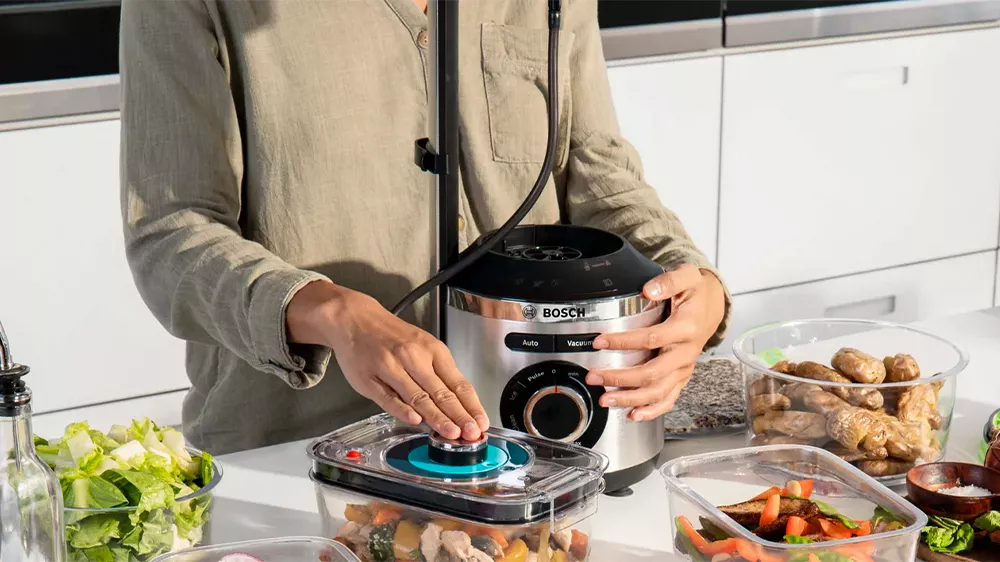 Vakuov&yacute; stoln&iacute; mix&eacute;r Bosch MMBV620M