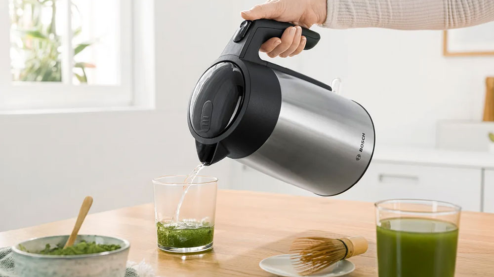 Rychlovarná konvice Bosch TWK7L460 a čaj z čerstvých bylinek_03