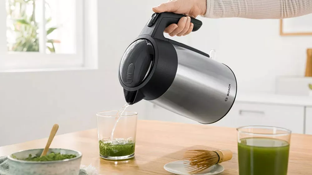 Rychlovarná konvice Bosch TWK7L460 a čaj z čerstvých bylinek_03
