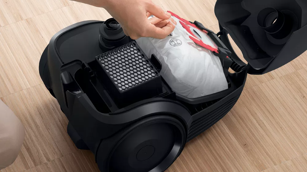 Sáček ve vysavači Bosch BGBS2LB1_03