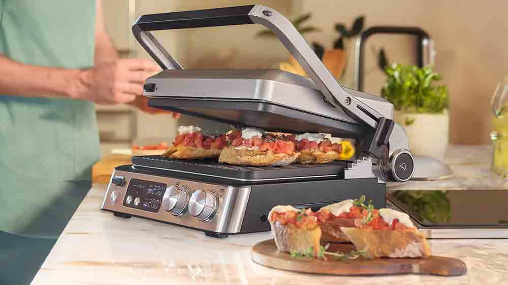 Příprava bruschetty na grilu Braun MultiGrill 7 CG7040