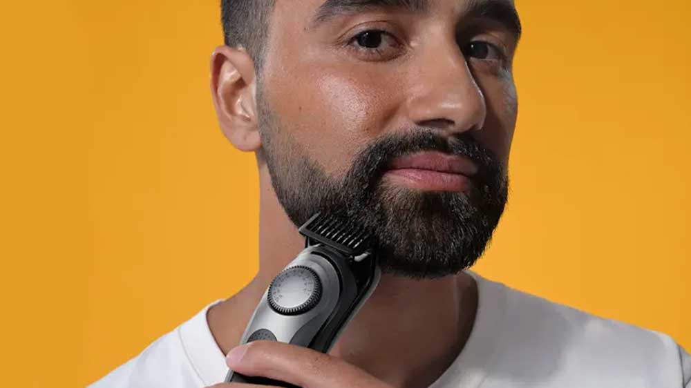 Hol&iacute;c&iacute; se muž_02