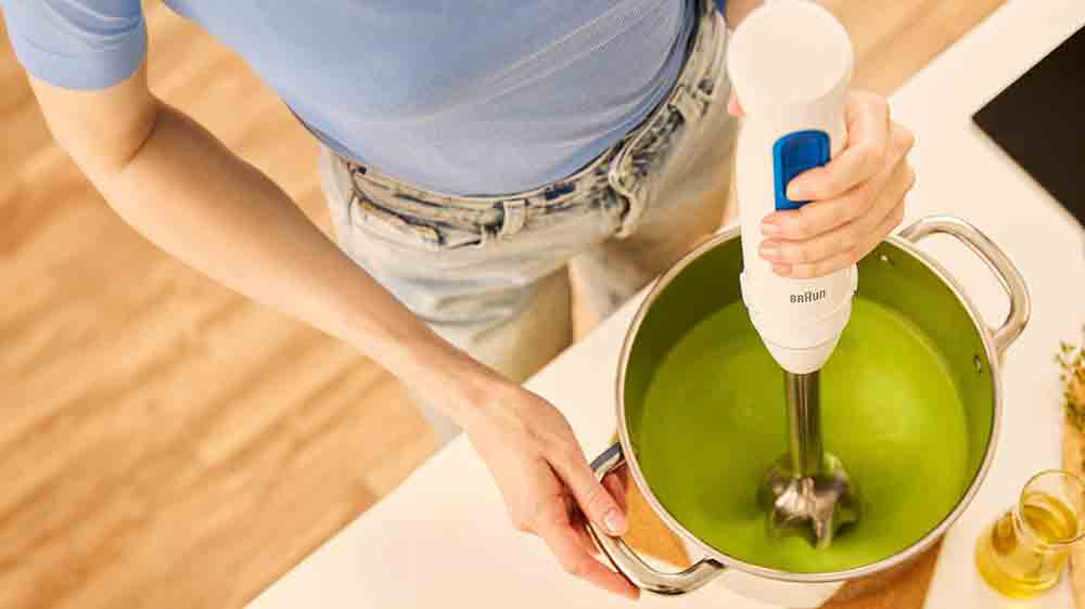 Pr&iacute;prava polievky pomocou tyčov&eacute;ho mix&eacute;ra Braun_03