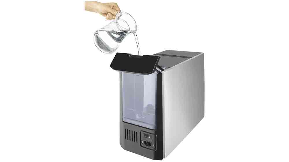 Doplňování vody do automatického kávovaru Catler EA 800 Cubisto_04
