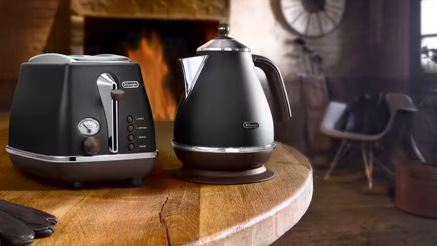 Topinkovač a rychlovarn&aacute; konvice De'Longhi v designu Icona Vintage