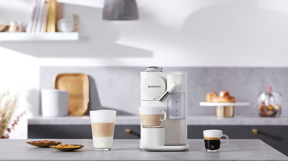 Kávovar na kapsle De Longhi EN510.W v kuchyni_02