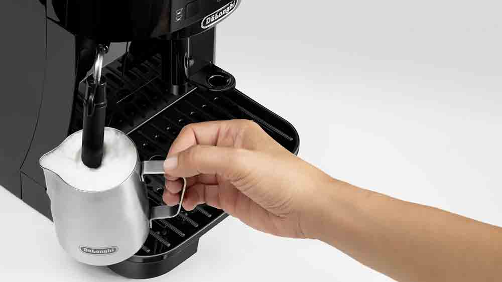 Mliečny syst&eacute;m k&aacute;vovaru De&rsquo;Longhi Magnifica Base ECAM12.121.B