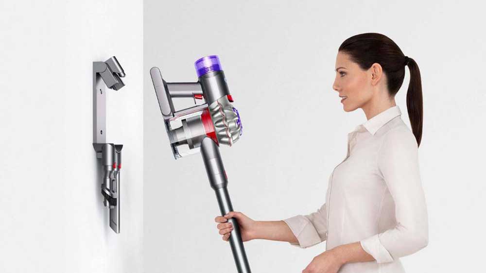 Nabíjecí úchyt u vysavače Dyson V8 Advanced_02