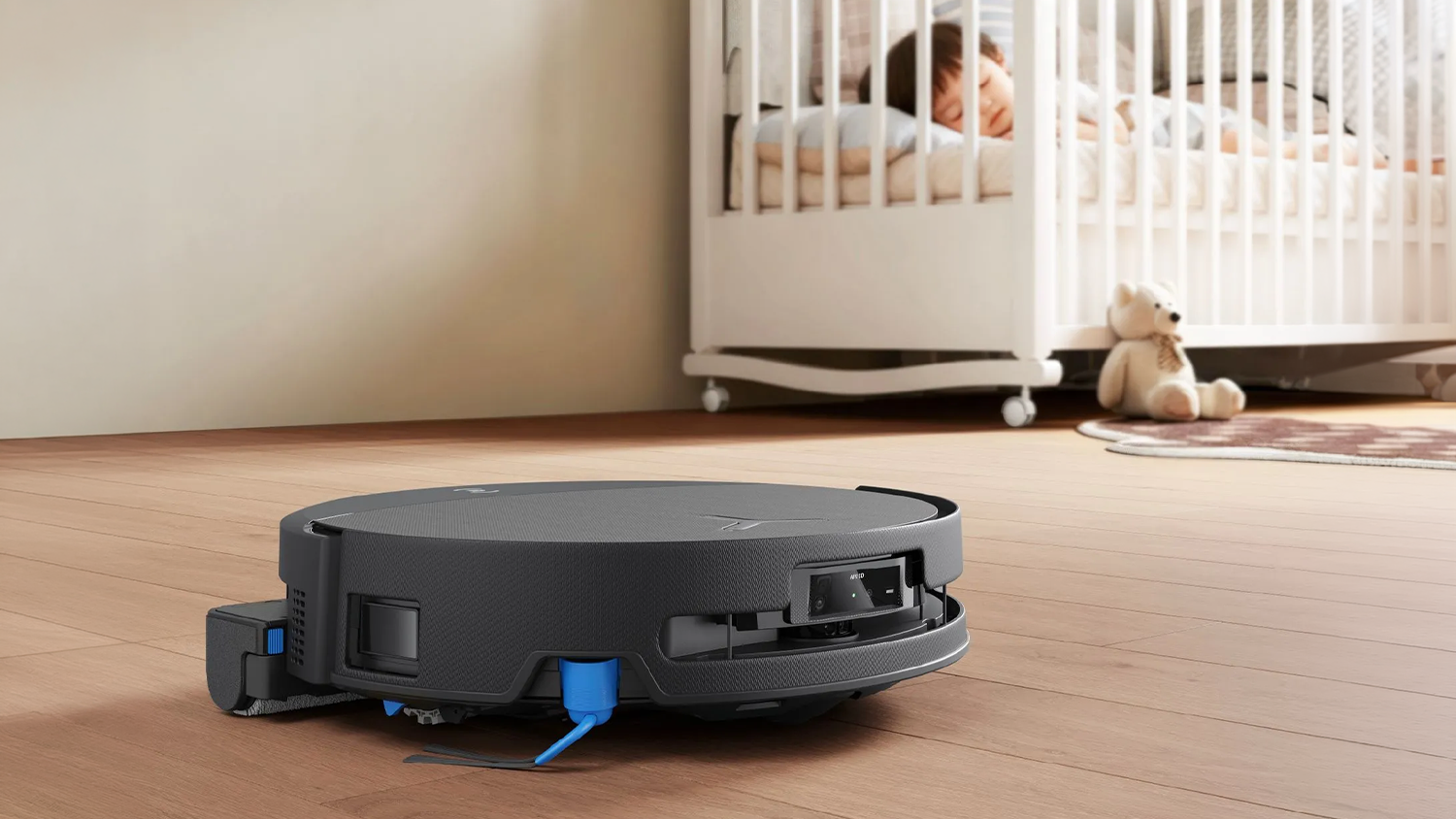 Tichý robotický vysavač Ecovacs DEEBOT T90 Pro Omni při úklidu