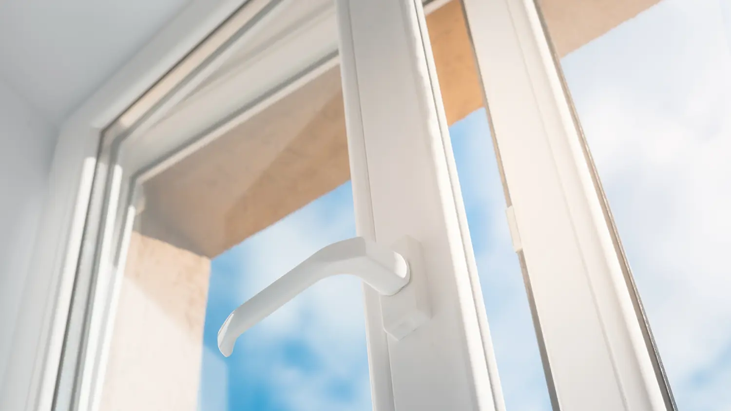 Robotický čistič oken Ecovacs Winbot W3 OMNI při používání
