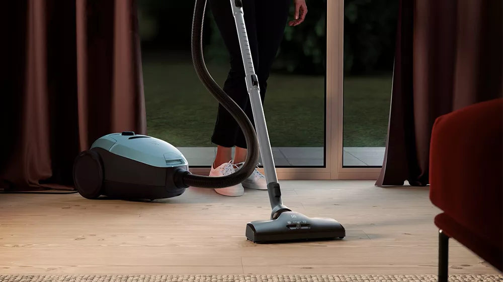 Vysávání sáčkovým vysavačem Electrolux Pure D8 PD82-4MB_04