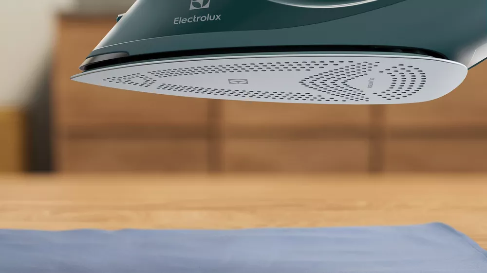 Napařovací žehlička ELECTROLUX E6SI1-6PG