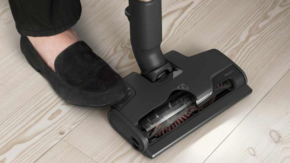 Noha na pedálu vysavače Electrolux 800_04