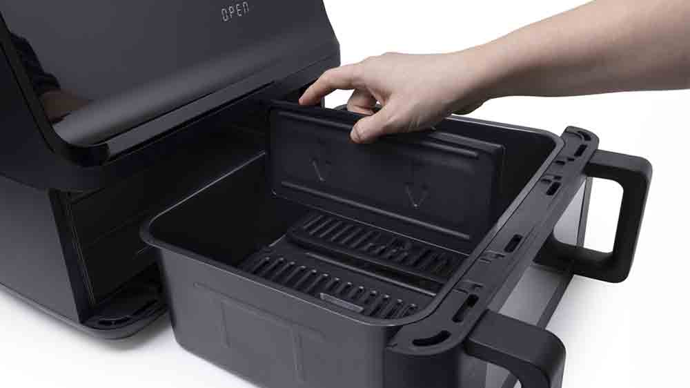 Horkovzdušná fritéza Gorenje AF2700BP má vnější vyjímatelnou přepážku_03