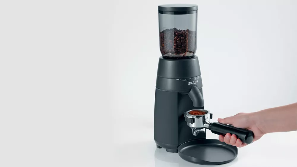 K&aacute;voml&yacute;nek GRAEF CM 702 s namletou k&aacute;vou_03
