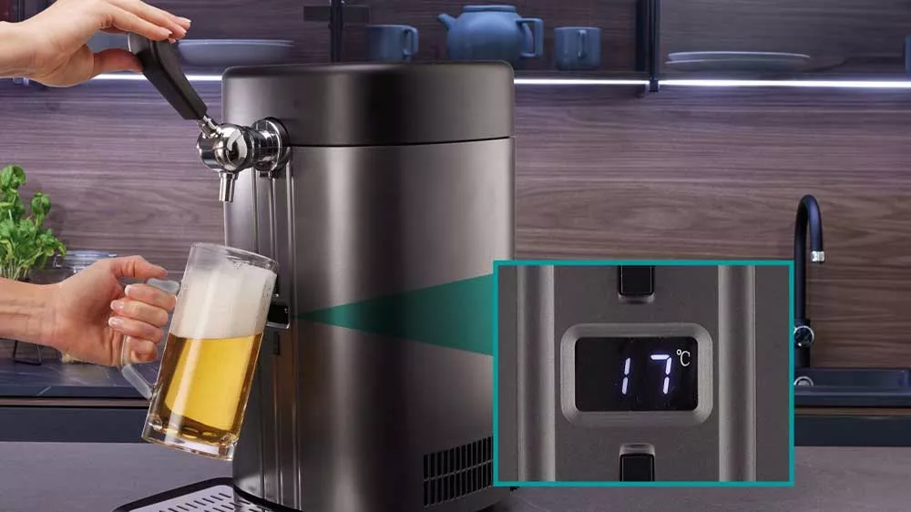 Čepování piva na zařízení Hisense HBD5A_03