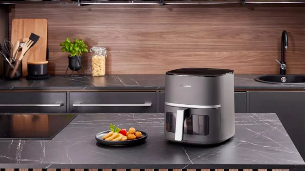 Horkovzdušná fritéza Hisense HAF1600D na lince_01