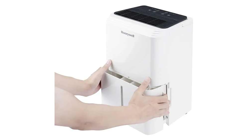 Vyjímatelná nádoba na vodu u odvlhčovače vzduchu Honeywell TP-FIT_03