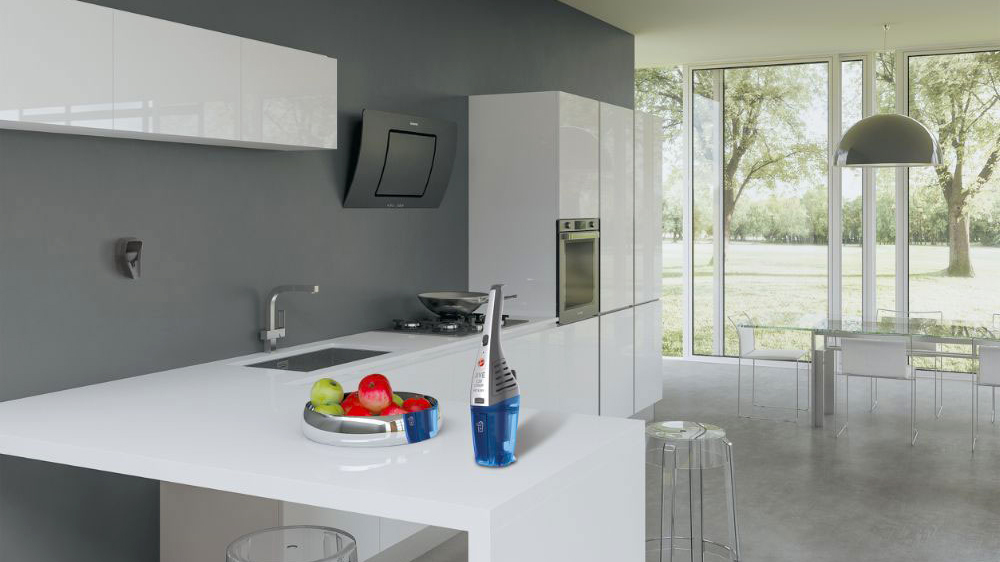 Ruční bezsáčkový vysavač Hoover HJ72WDLB 011 JIVE v kuchyni_03