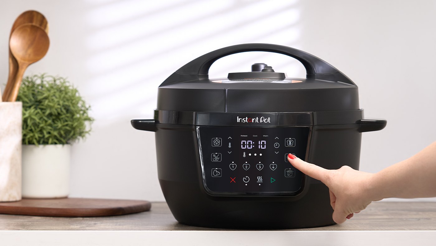 Multifunkční hrnec Instant Pot Classic 5,7 l pohled zepředu