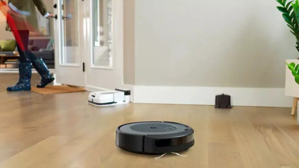 ROBOTICK&Yacute; VYSAVAČ iRobot Roomba Combo i5 Neutral _03