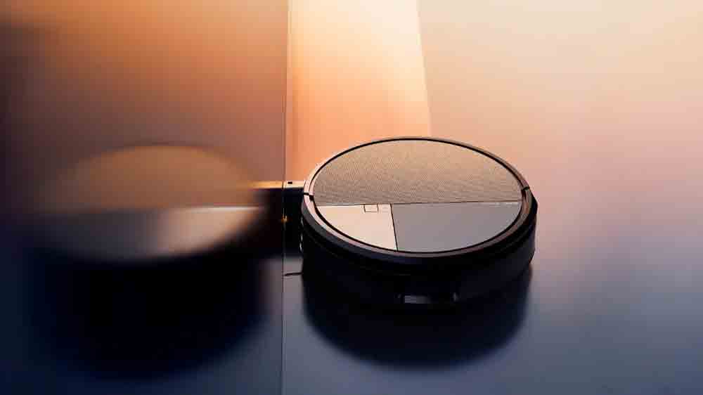 Vysavač Roomba vyt&iacute;r&aacute; podlahu pod&eacute;l stěn