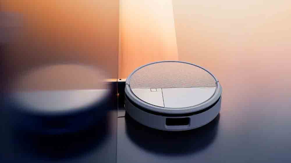 Vysavač Roomba vytírá podlahu podél stěn_03