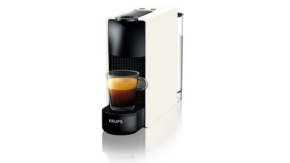 Bílý kávovar na kapsle Krups XN110110 Essenza Mini příprava kávy_03