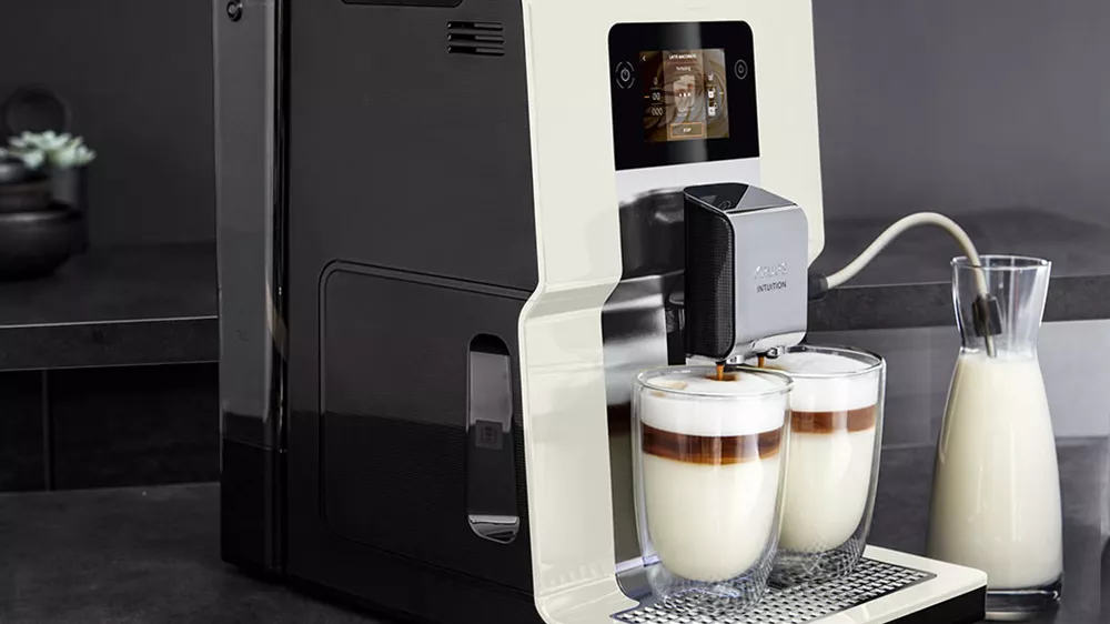 Espresso Krups Intuition Preference EA872A10 př&iacute;prava latt&eacute;_04