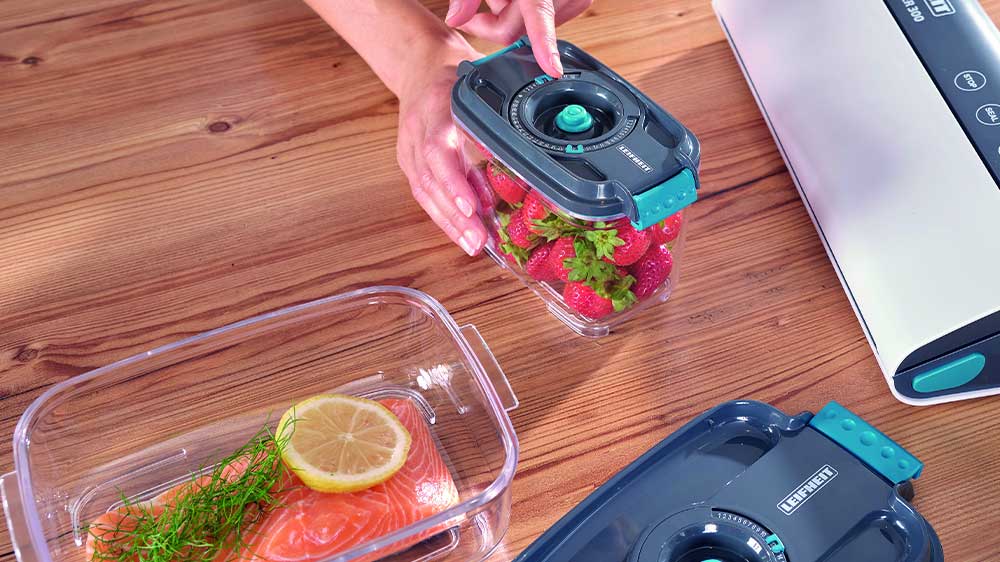 Vakuovací dózy Leifheit 3233 s jídlem_02