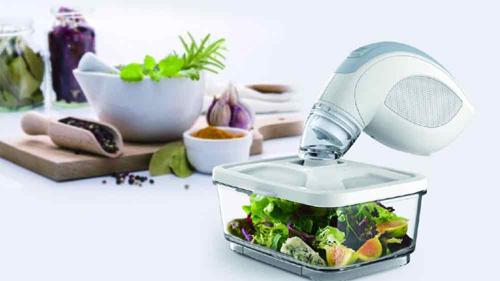 Vakuování dózy s potravinami pomocí AKU vakuovačky Maxxo VM3550_03