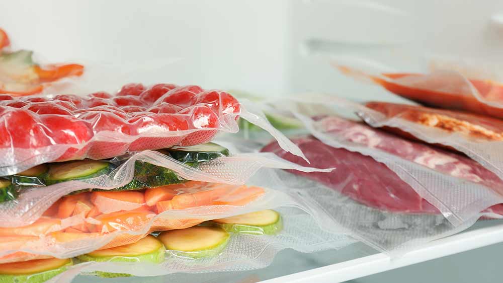 Zavakuované potraviny v lednici_02