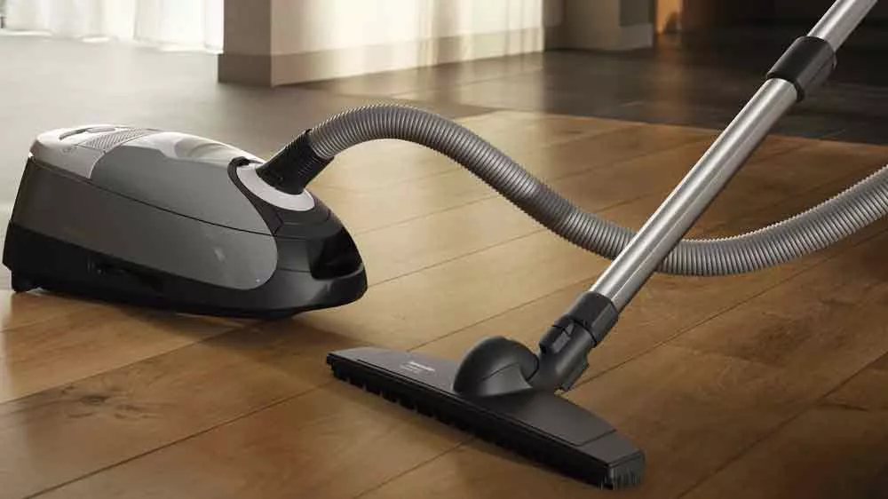 Podlahov&yacute; kart&aacute;č na parkety Miele Parquet Twister XL s vysavačem_02