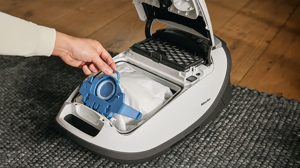 Podlahový vysavač Miele Complete C3 125 Gala Edition