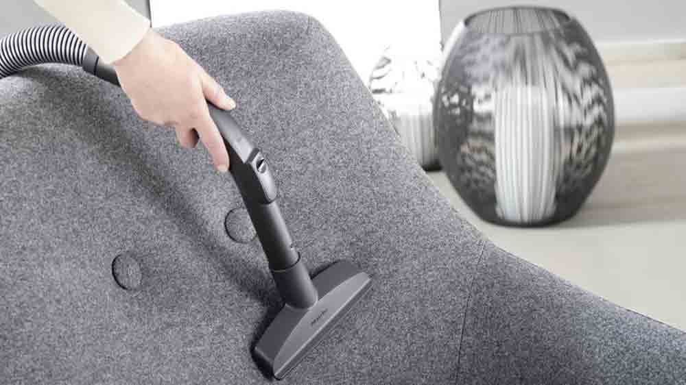 Vys&aacute;v&aacute;n&iacute; křesla s hubic&iacute; MIELE SFD 20_02
