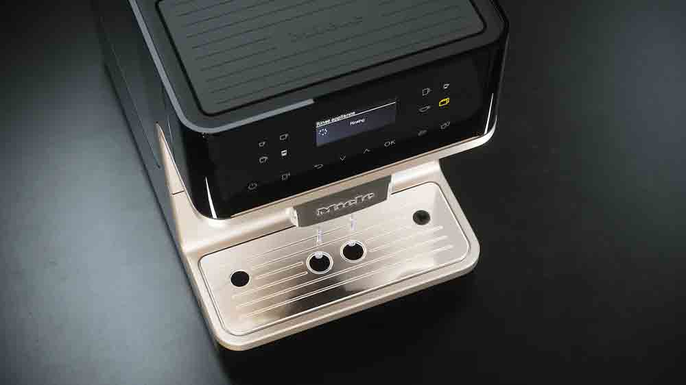 Kávovar Miele CM 6360 má automatické proplachování rozvodů mléka_06