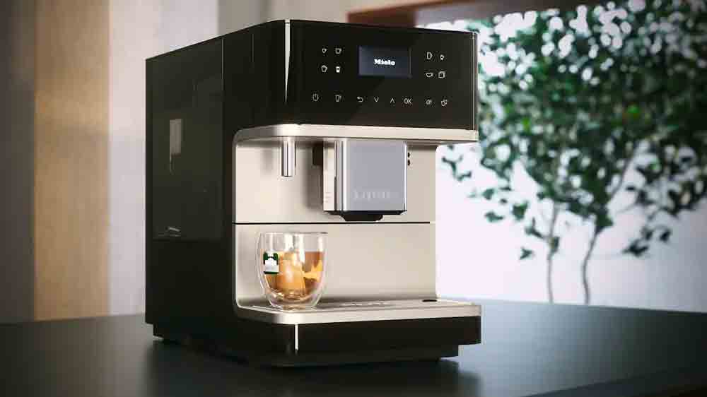 K&aacute;vovar Miele CM 6360 s připraven&yacute;m čajem_03