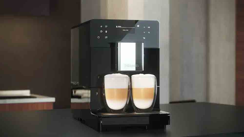 K&aacute;vovar a dvě ml&eacute;čn&eacute; k&aacute;vy_03