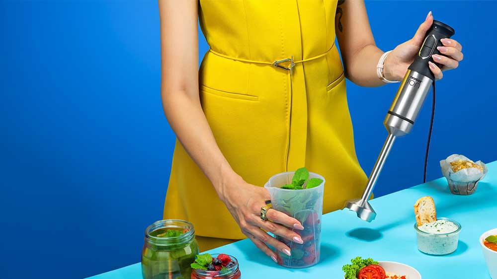 Tyčový mixér Niceboy Twister T2 ION mixování ovoce_02