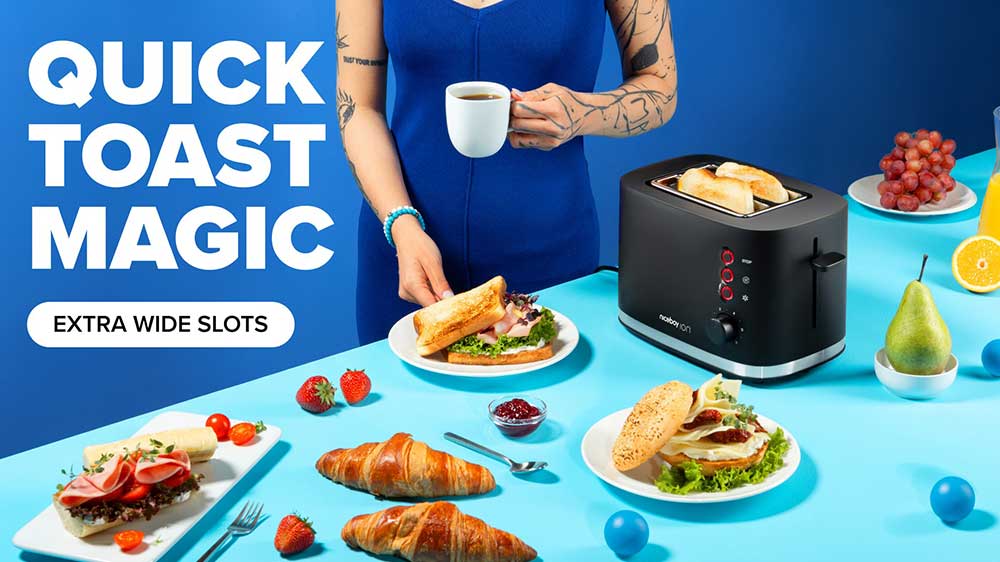 Žena chystá snídani s topinkovačem Niceboy ION Cruncher C3_02