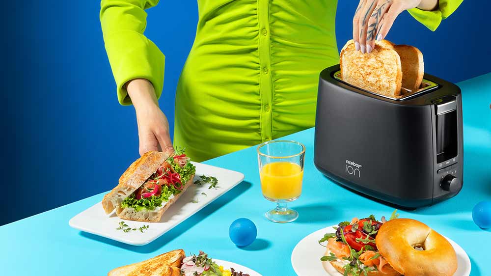 Stůl s j&iacute;dlem a topinkovačem Niceboy_02