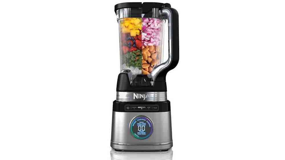 Příprava smoothie ve stolním mixéru Ninja TB201EU Detect Power Pro_03
