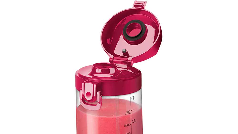 Pohled na zacvakávací víčko nádoby u stolního mixéru Nutribullet NBP003MA_03