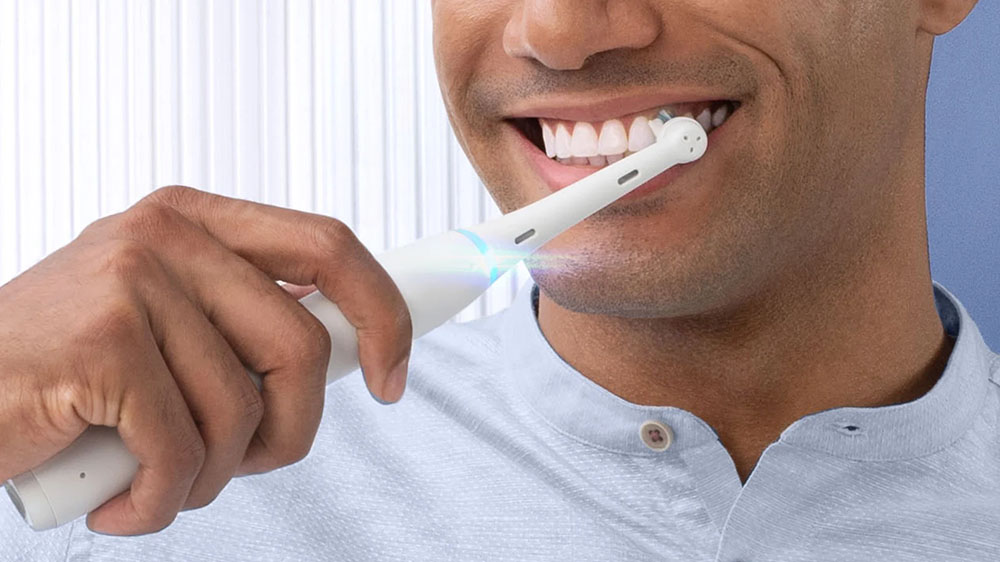 Magnetický zubní kartáček Oral-B iO Series 8 White Alabaster